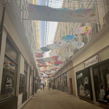 Bel Appartement En Plein Coeur De Carpentras Kültér fotó
