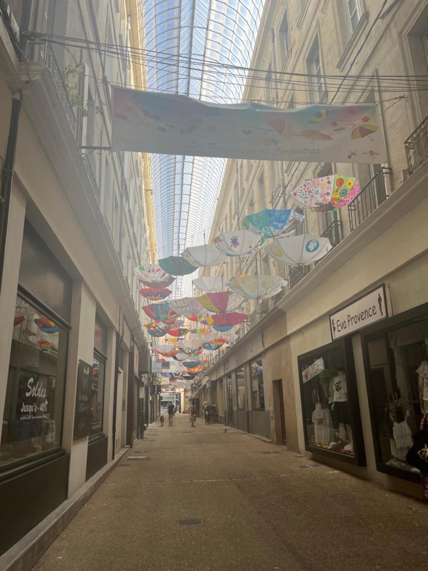 Bel Appartement En Plein Coeur De Carpentras Kültér fotó